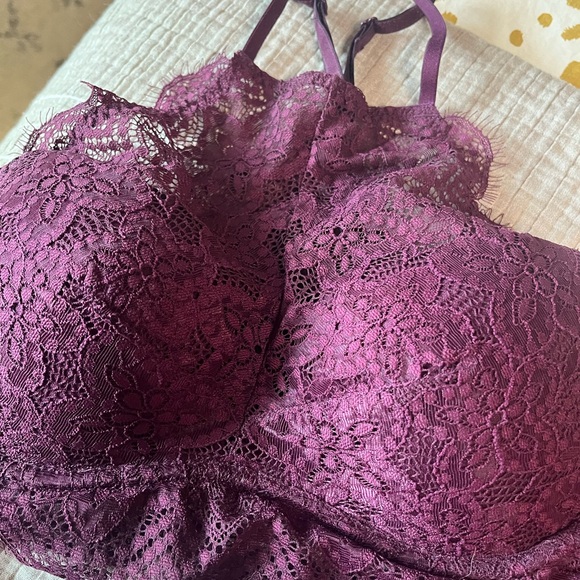 👀 🔥 Boudoir bra bundle! Lace and velvet, oh my! - Picture 8 of 9